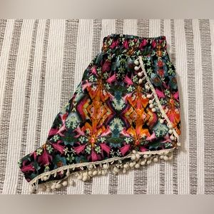 POM POM SHORTS